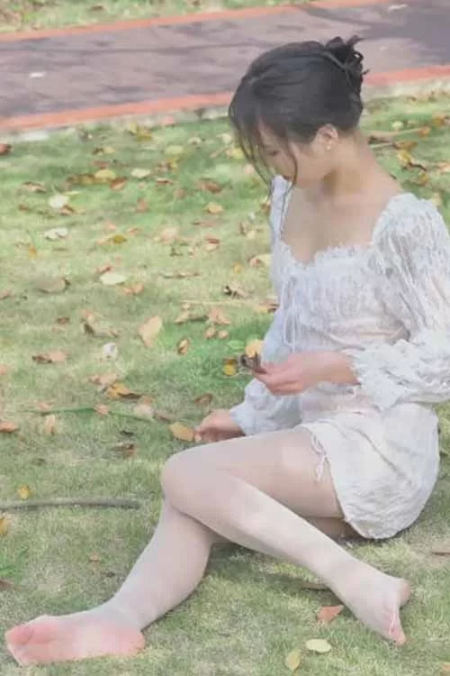 SSA丝社-文子-性感白丝户外美腿[1V-658M百度网盘] [1V-658m]