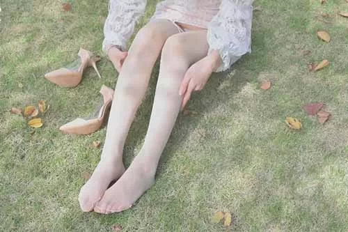 SSA丝社-文子-性感白丝户外美腿[1V-658M百度网盘] [1V-658m]