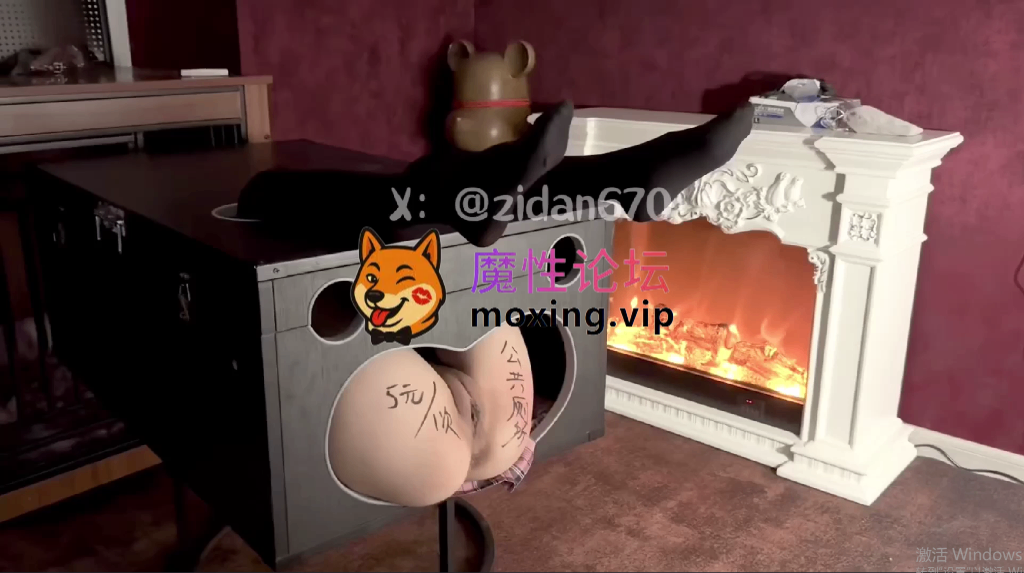 [度盘]推特紫蛋长腿御姐，被金主后入爆操。调教丝袜肥臀母狗 [-]