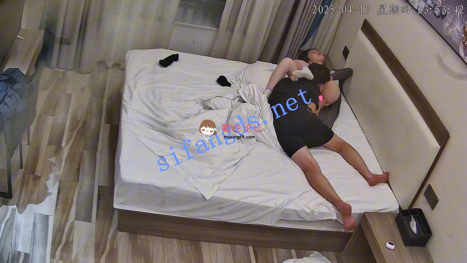 《自录》25年酒店偷拍 穿小白袜小白领被猥琐男强推《1V+11.76G/百度》 [几V多大-]