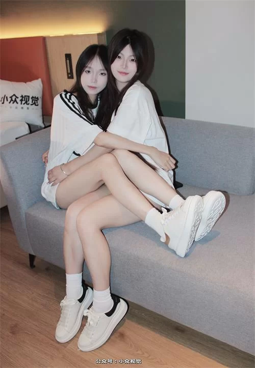 小众视觉-小苹果&芳芳-姐妹花裸足足秀[130P1V-0.5G百度网盘] [130p1v-0.5GB]