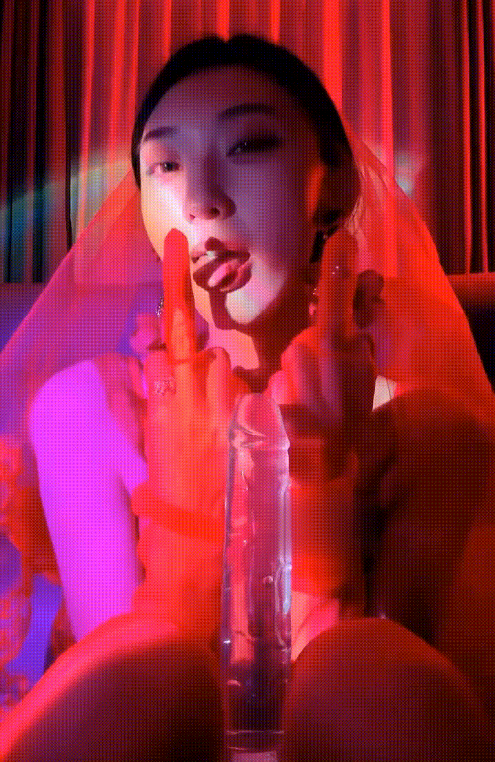 [度盘]懿神Sama 10月最新 红绿灯 伺候媚黑妻子/夫前侵犯/阿黑颜羞辱/当着情人面把老公开发成绿帽 [-]