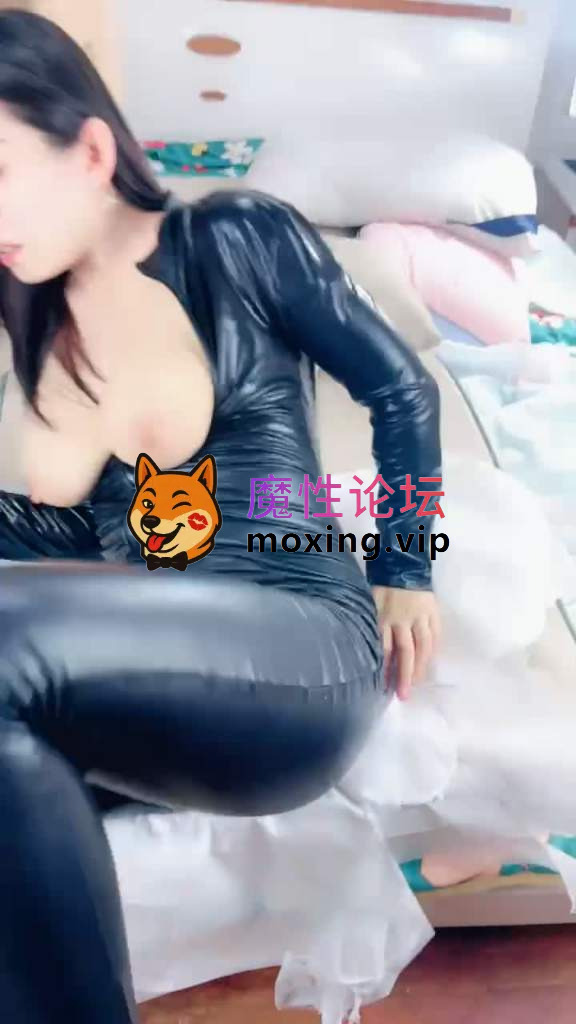 [磁力]巨乳高颜值气质美少妇风韵十足小姨带着外女被四眼男双飞，磨豆腐欢乐荡秋千，全程高能①[3.5G] [-]