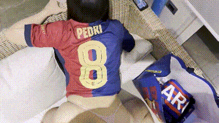 青春美眉AsianHoney身材丰满大肥臀 足球宝贝被小哥在沙发惩罚 抽插无毛鲍鱼并受到内射[1V397M [-]