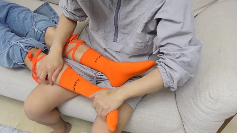 在树屋轻调（灵灵）定制的玩足视频 自己珍藏的 高清无水 [1v，6p-3g]