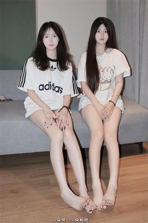 小众视觉-小苹果&芳芳-姐妹花裸足足秀[130P1V-0.5G百度网盘] [130p1v-0.5GB]