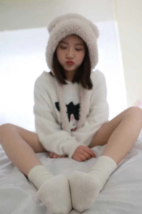 IMZSOCK爱美足-小点心-私房棉袜裸足足秀[146P1V-2G百度网盘] [146p1v-2GB]