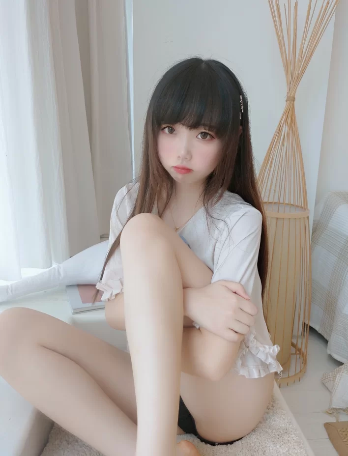 雪琪SAMA_裸足 [50P+4V] [50P+4V-1.1g]