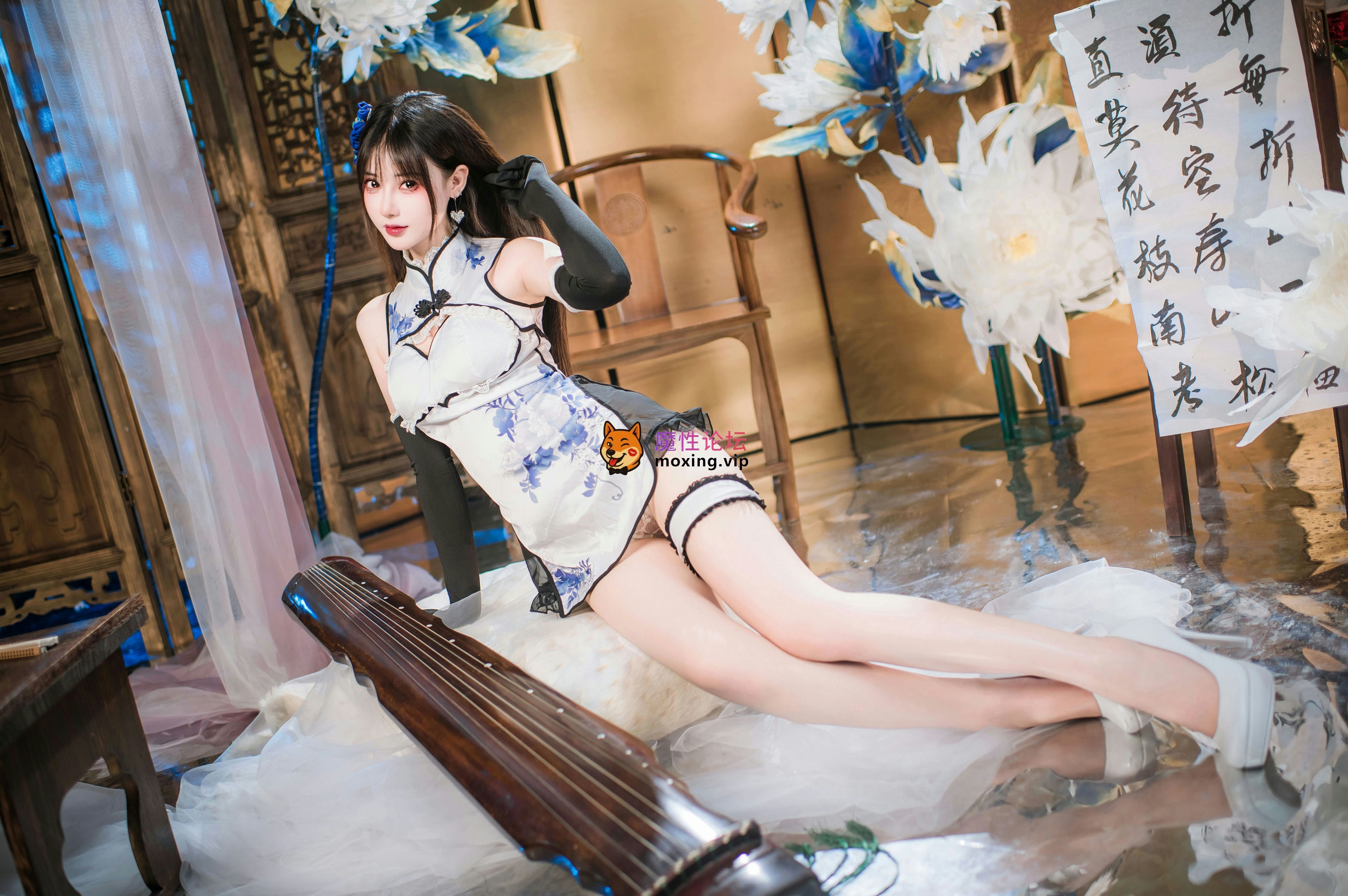 羽生三未 NO.024 艳娘幻梦谭 瓶儿 青花瓷旗袍 [25P-294MB] [-]