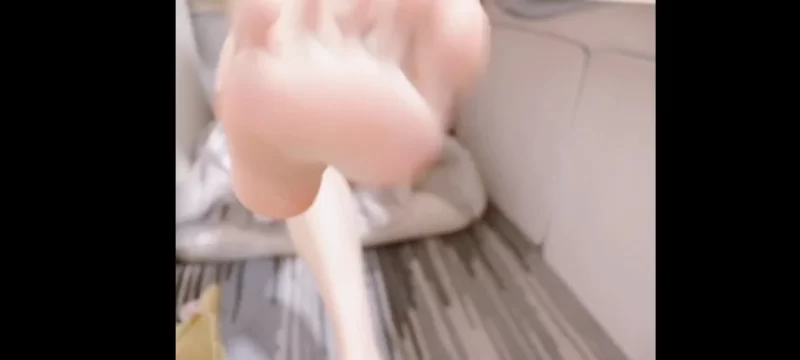 胡亥亥 裸足 玩脚 白丝 棉袜 秀足 舔脚5 [9-360m]