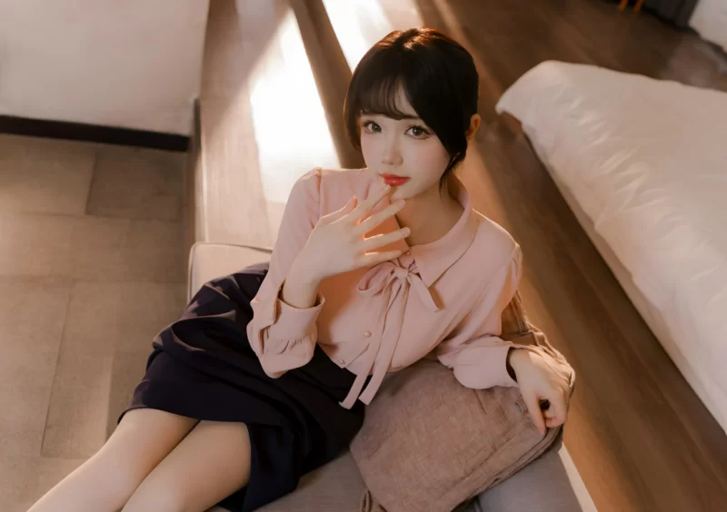 雪晴Astra_肉丝通勤OL [71P+1V] [71P+1V-1.4g]