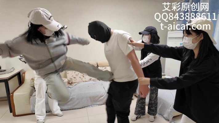 女王女主 『chnnsct1818』抓住偷女生手机的小偷，圈踢耳光飞踹惩罚 [42分54秒]