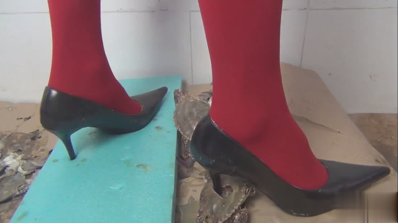 crush 璐璐红丝袜黑高跟踩螃蟹 [42分7秒]