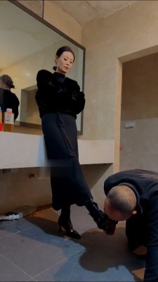 直播视频 《可可夫妻》户外楼道训野狗 [42分54秒]