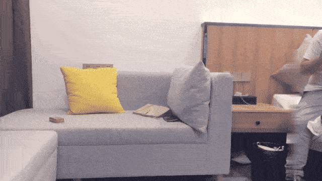 《太子探花》漂亮少妇被两个猛男轮着操，揉着美乳后入，女上位骑乘了，玩的不亦乐乎[2V 650 MB] [BT] [-]