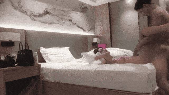 《文轩探花》双飞极品外围，长腿兔女郎姐妹一起3p做爱[2V 741 MB] [BT] [-]