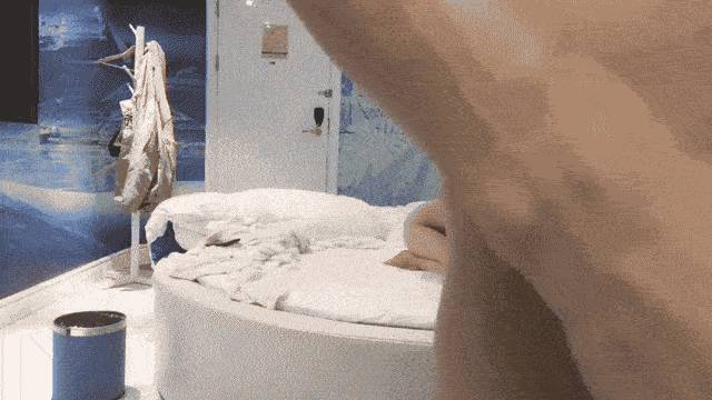 《文轩探花》极品长腿御姐_上位骑乘扭动小腰，抬腿侧入双手交叉猛操[2V 863 MB] [BT] [-]