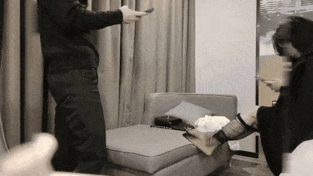 《步宾探花》大长腿美女，口交舔屌抬头双腿抽插，侧入快速感应猛操。[2V 828 MB] [BT] [-]