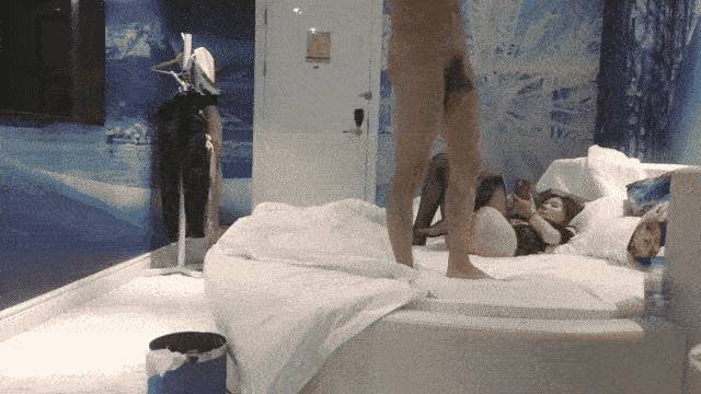 《文轩探花》黑丝小模特_黑丝美腿满口骚话，皮肤白皙插入嗷嗷叫[2V 707 MB] [BT] [-]