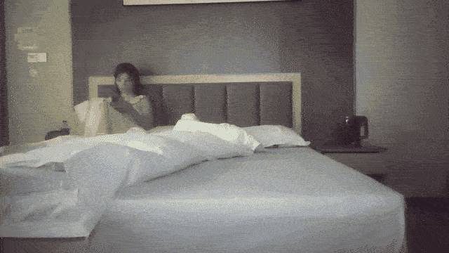 《瘦子探花》小少妇还略微有些羞涩，扒光抠逼，主动女上位求深入，香艳刺激娇喘不断[2V 474 MB] [BT] [-]