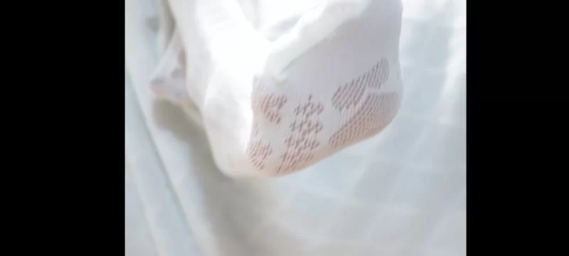 胡亥亥 裸足 玩脚 白丝 棉袜 秀足 舔脚3 [8-240m]