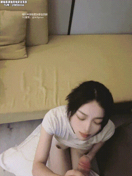 [度盘]乖巧反差在校学妹，妹子刚上大一 特别反差，很乖。和我说之前被黄毛破处，调教了她不少 真的骚货极度反差 [-]