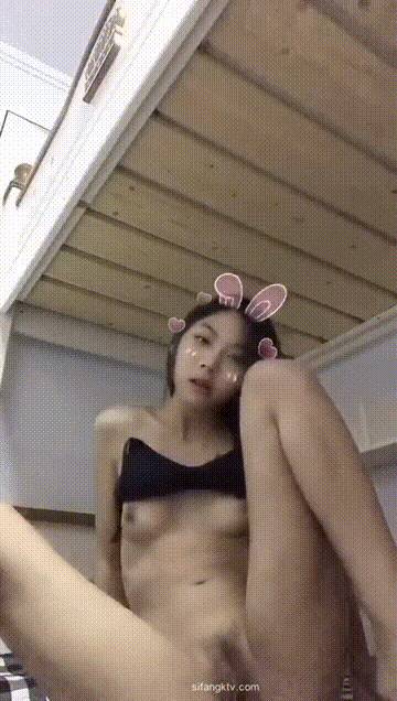 学妹自拍宿舍拍自慰视频流出 大一妹子真嫩[2V 1471 MB] [BT] [-]