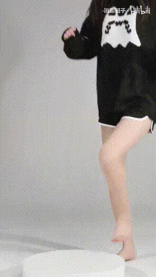 在线观看❤️站擦边福利姬《蹦蹦团子 》极品玉足黑白丝 [238v-16GB]