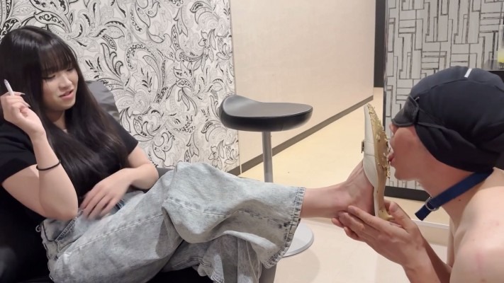 日韩调教 《1080P》敬拜频道系列25年秋季新作双女王裸足羞辱TJ [25分57秒]