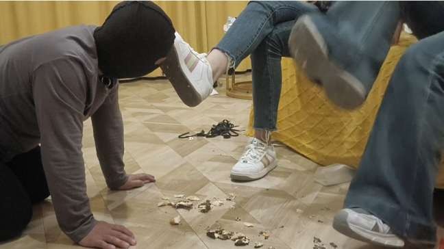 女王女主 精神小妹慧和彦鞋底踩食物喂食 [20分7秒]