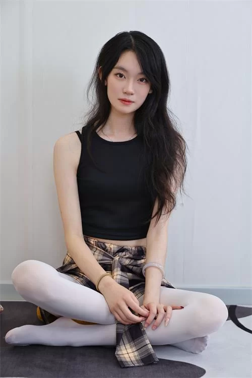 绮梦摄影-小艺-私房短裙白丝裸足足秀[315P1V-1.9G百度网盘] [315p1v-1.9GB]