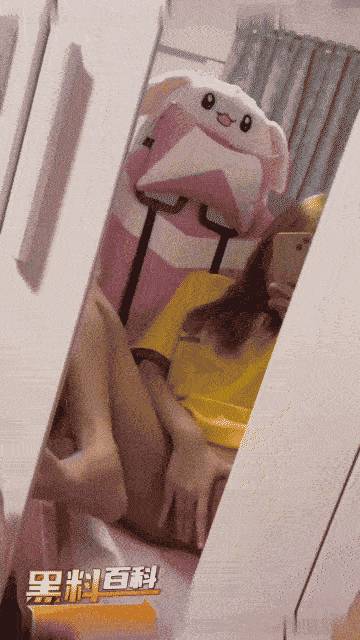 独家爆料纹身一亮谁与争锋热舞自慰热火撩人广东深圳精神小妹王安妮露脸私拍自慰视频流出[2V 453 MB] [BT] [-]