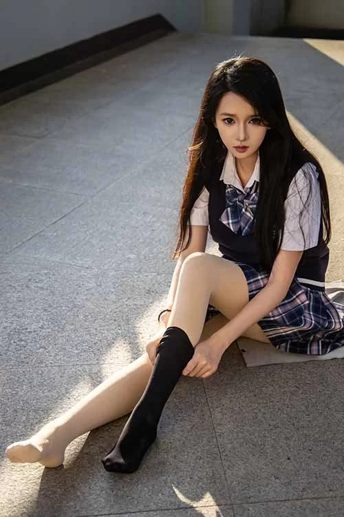 足愉心-果酱-JK制服超短裙黑丝美腿诱惑[109P+1V／1.1G百度网盘] [109p1v-1.1GB]