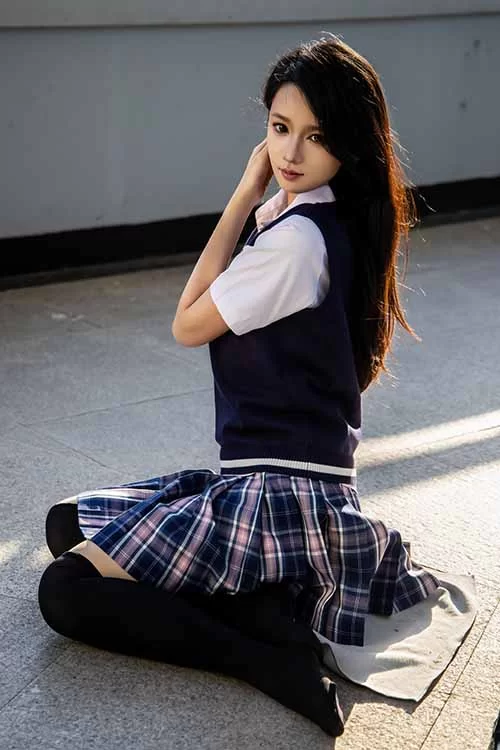 足愉心-果酱-JK制服超短裙黑丝美腿诱惑[109P+1V／1.1G百度网盘] [109p1v-1.1GB]