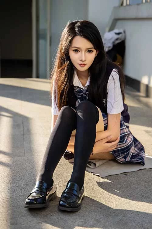 足愉心-果酱-JK制服超短裙黑丝美腿诱惑[109P+1V／1.1G百度网盘] [109p1v-1.1GB]