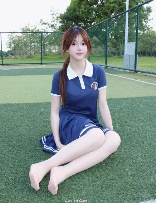 小众视觉-小薯条-连衣裙肉丝足秀[102P1V-1G百度网盘] [102p1v-1GB]