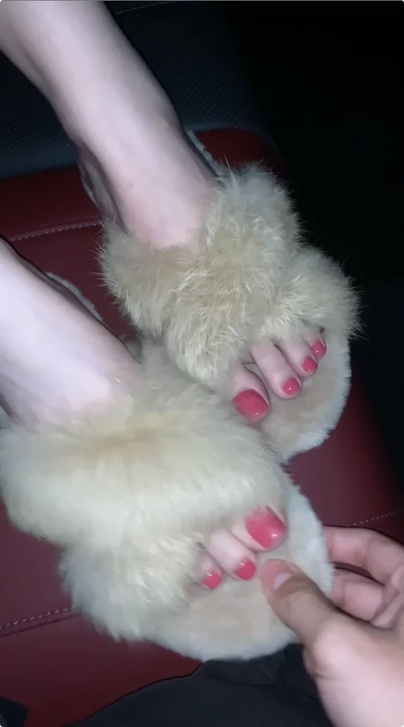 ququ的恋足日记专约各种素人妹子丝袜足交合集 [58V 16.5G] [58-16.5]