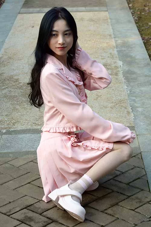 初夏女神-柒柒~可爱连衣裙棉袜高跟[95P1V-0.8G百度网盘] [95p1v-0.8g]