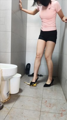 crush 用大牛蛙涂抹卫生间 [22分7秒]