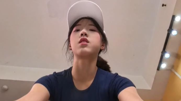 crush 《GTS-VR精品》纤袜囚趣《运动风+长筒白袜+绝命大长腿》《VORE+POV》《入鞋》 [54分58秒]