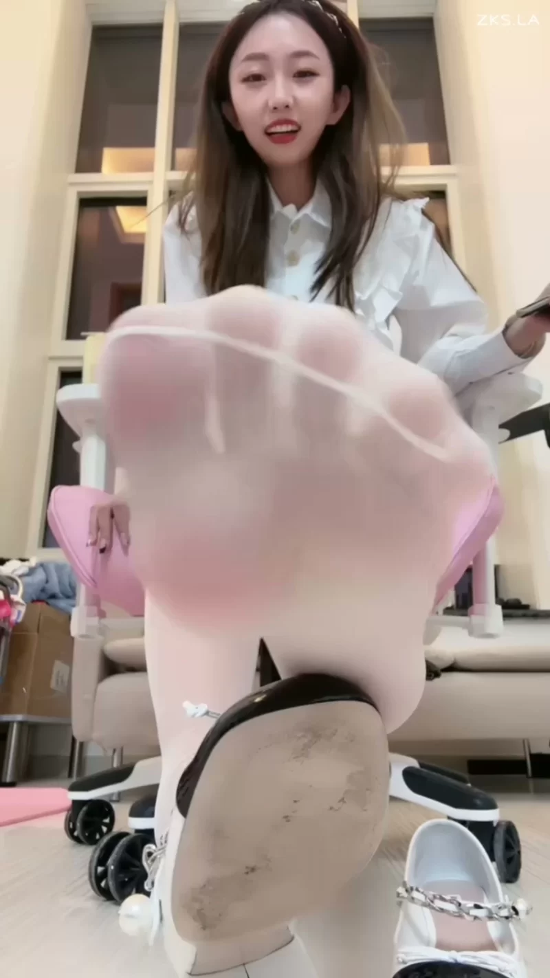 一茶 超薄肉丝 黑丝 高跟 实名羞辱 撸管指挥 模拟足交 红 [1V-540MB]