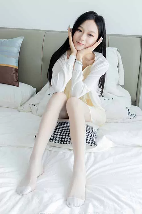 袜啵啵-焦糖-可爱私房连衣裙薄白丝[147P-1V-1.23G百度网盘] [147p1v-1.23GB]