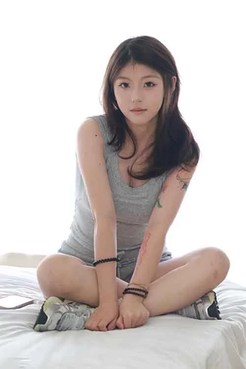 IMZSOCK爱美足-女仆私房棉袜裸足美腿[82P1V-1.4G百度网盘] [82p1v-1.4GB]