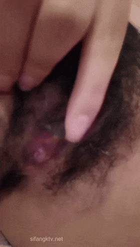 快手 桃子 40萬粉絲 高顔嫩妹，露臉露3點自慰，掰開b讓你看，口交手指，asmr舔耳等[2V 744 MB] [BT] [-]