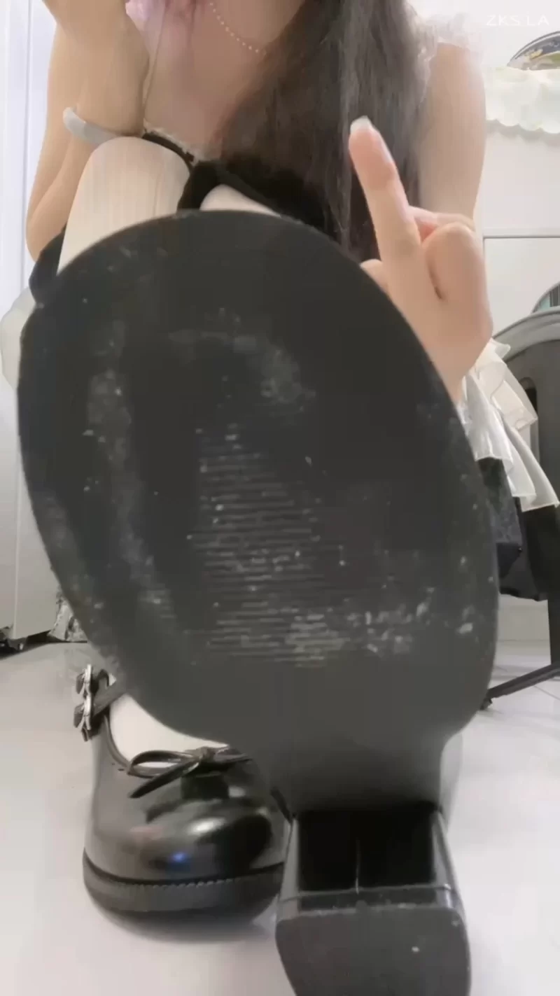 柠萌小主 超薄丝袜 lo鞋 高跟 挑鞋 轻羞辱 节拍器 撸管指 [1V-788MB]