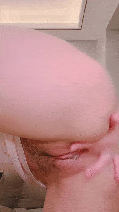 眼鏡清純美少女桃子極品大白美臀翹起屁股抖動手指扣穴拍打水聲嘩嘩嬌喘呻吟超誘人[2V 1684 MB] [BT] [-]