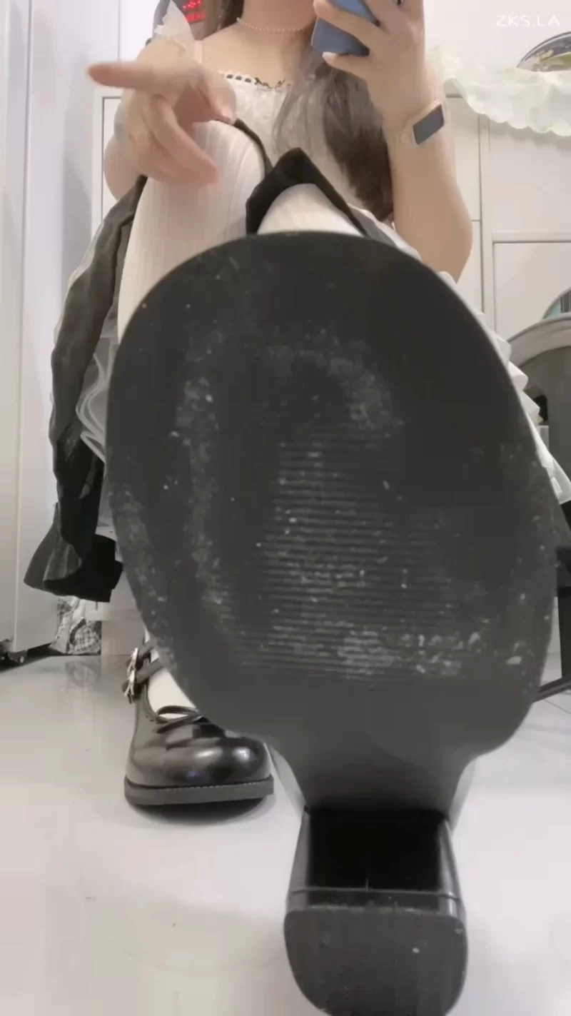 柠萌小主 超薄丝袜 lo鞋 高跟 挑鞋 轻羞辱 节拍器 撸管指 [1V-788MB]