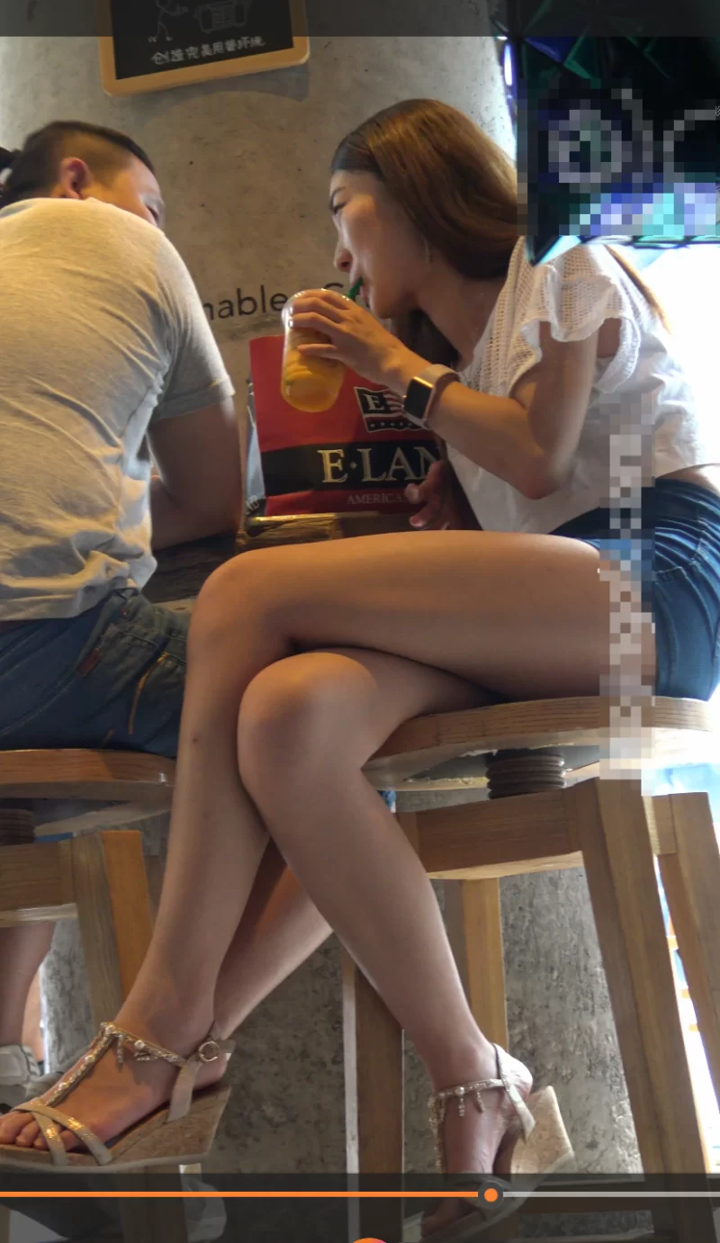 街拍玉足第9部  奶茶店美眉高跟玉足 [1V-2.91GB]