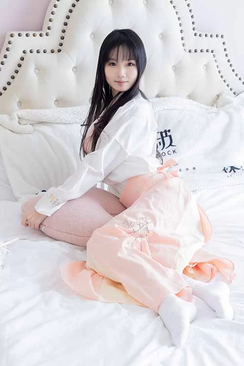 袜啵啵-甜甜圈-汉服白棉袜、裸足[168P-1V-1.6G百度网盘] [168p1v-1.6GB]