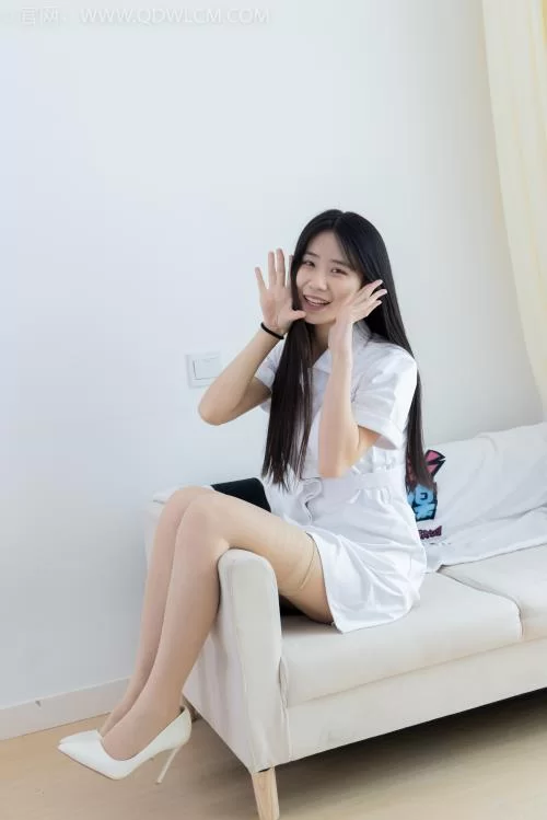 物恋传媒-菜菜-高跟鞋、大腿袜护士服[1V-1.8G百度网盘] [1v-1.8GB]